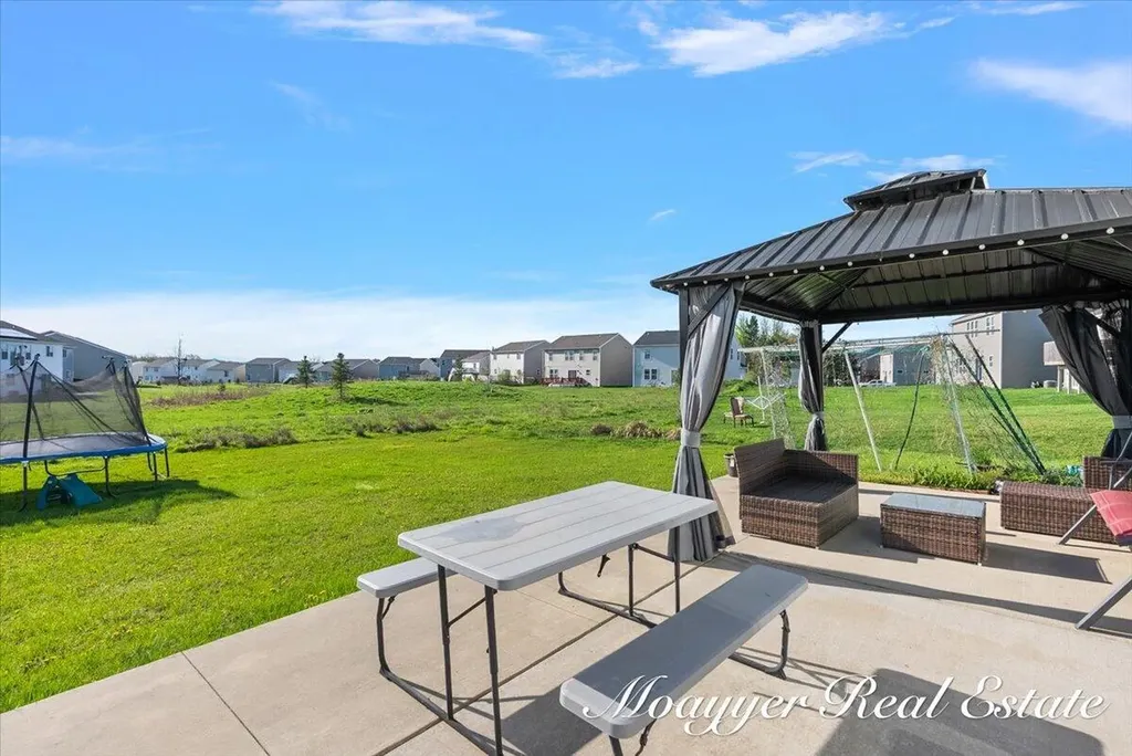 5764 Kiverton Ridge Drive SE Kentwood City MI 49508
