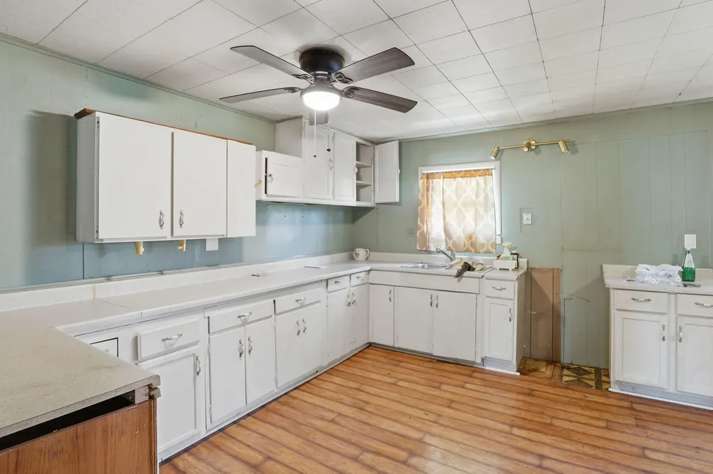 1928 S 35th Street Comstock Charter Township MI 49053