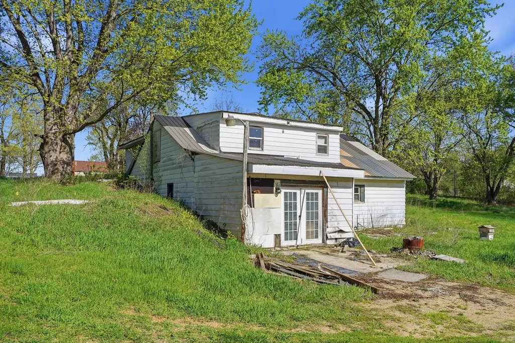 1928 S 35th Street Comstock Charter Township MI 49053