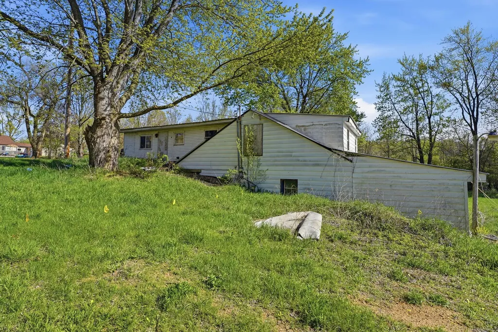 1928 S 35th Street Comstock Charter Township MI 49053