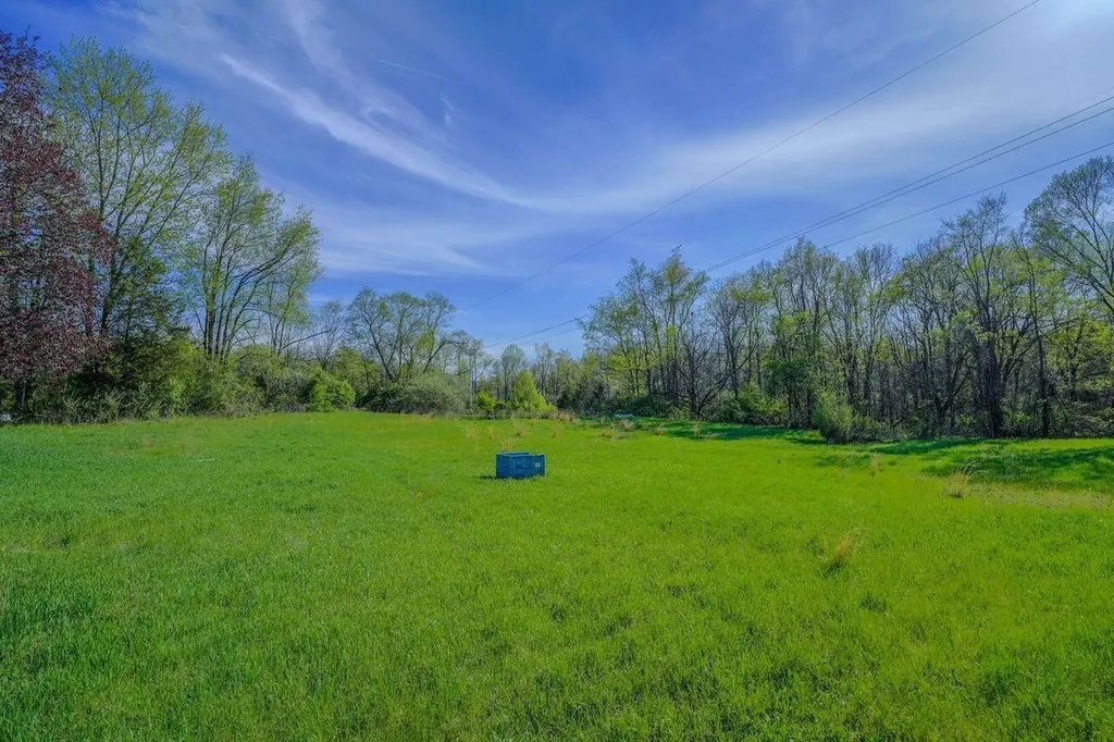 1928 S 35th Street Comstock Charter Township MI 49053
