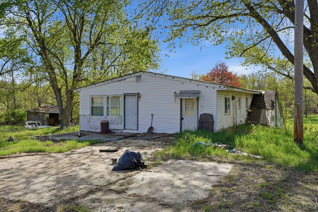 1928 S 35th Street Comstock Charter Township MI 49053