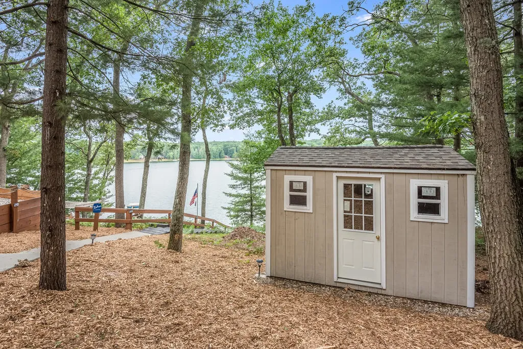 8833 W Velt Avenue Lake Township MI 49304