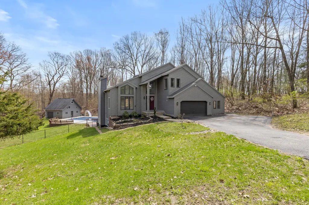 7721 Sun Quest Ridge Drive NE Ada Township MI 49301