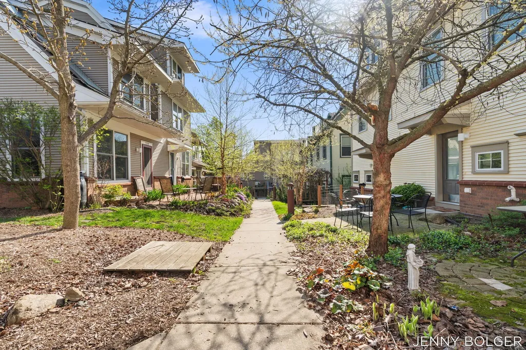 800 Livingston Avenue NE Grand Rapids City MI 49503