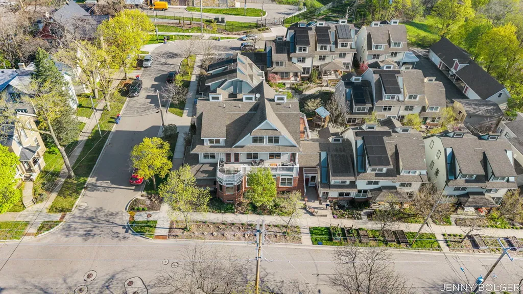 800 Livingston Avenue NE Grand Rapids City MI 49503