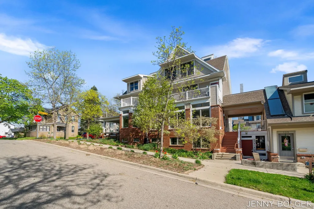 800 Livingston Avenue NE Grand Rapids City MI 49503