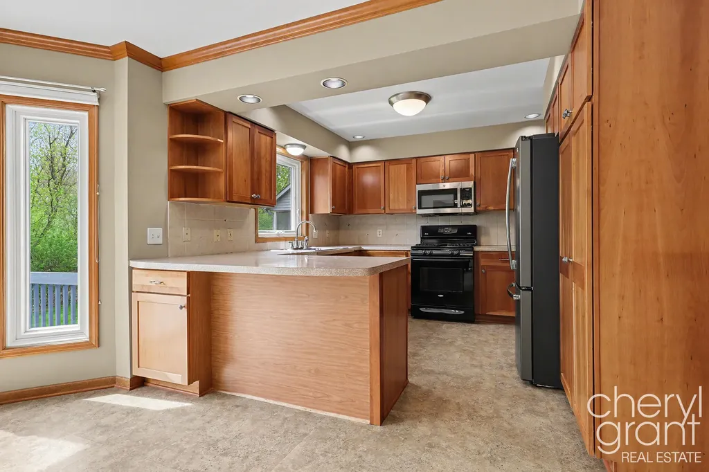 2314 Midvale Street NE Grand Rapids City MI 49505