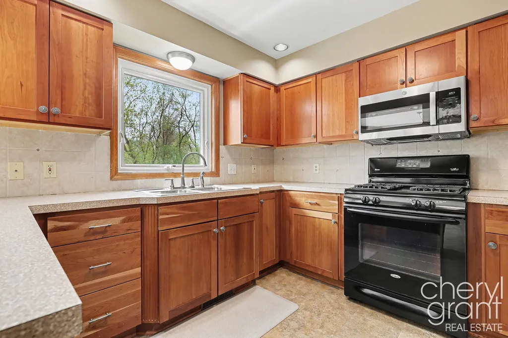 2314 Midvale Street NE Grand Rapids City MI 49505