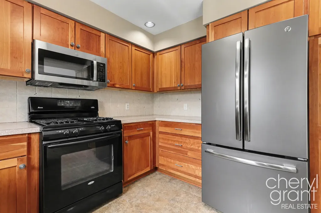 2314 Midvale Street NE Grand Rapids City MI 49505