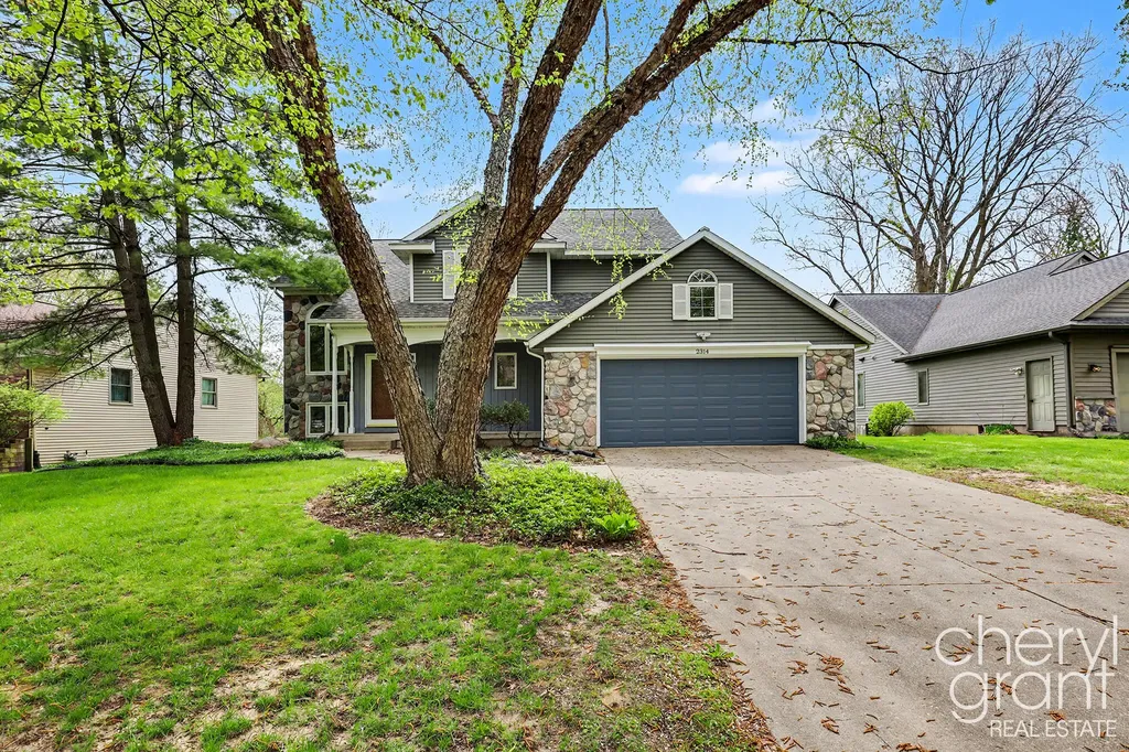 2314 Midvale Street NE Grand Rapids City MI 49505