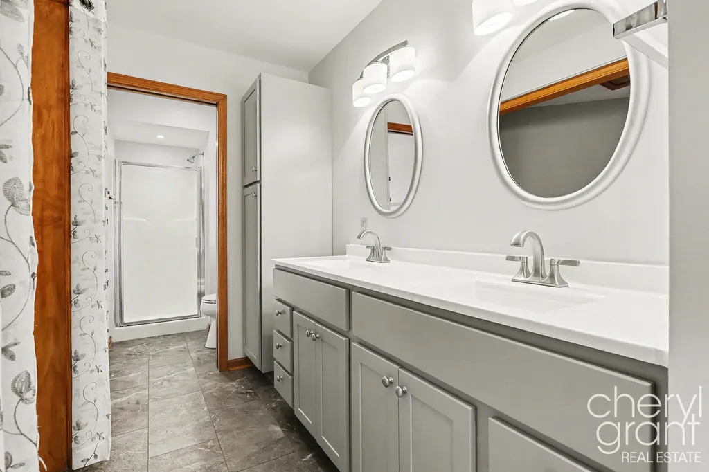 2314 Midvale Street NE Grand Rapids City MI 49505