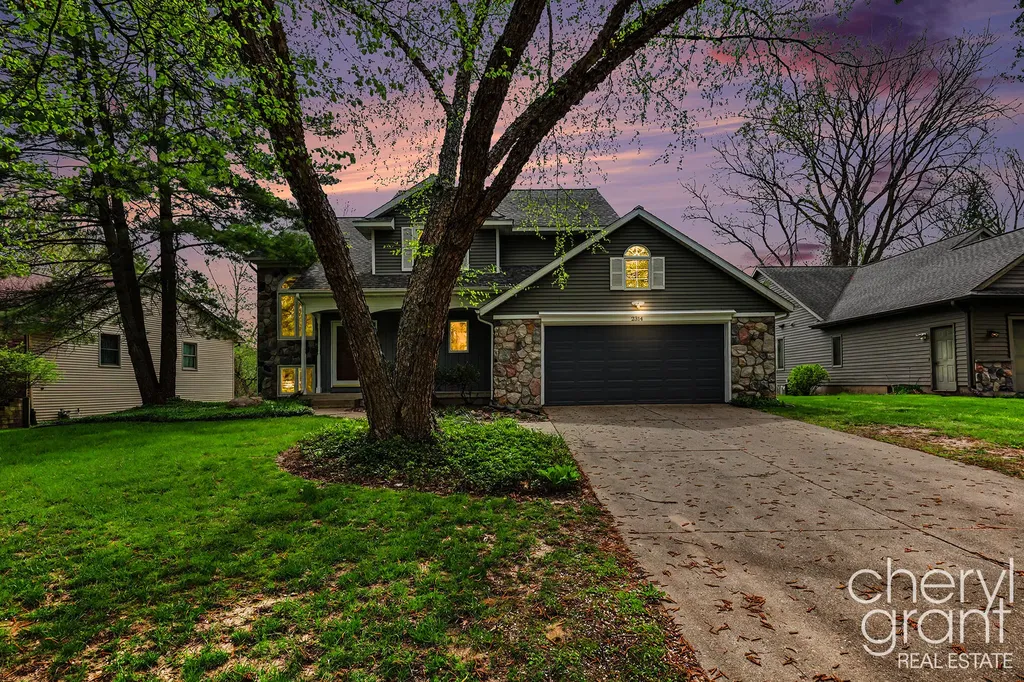 2314 Midvale Street NE Grand Rapids City MI 49505