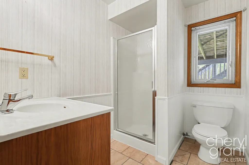 2314 Midvale Street NE Grand Rapids City MI 49505