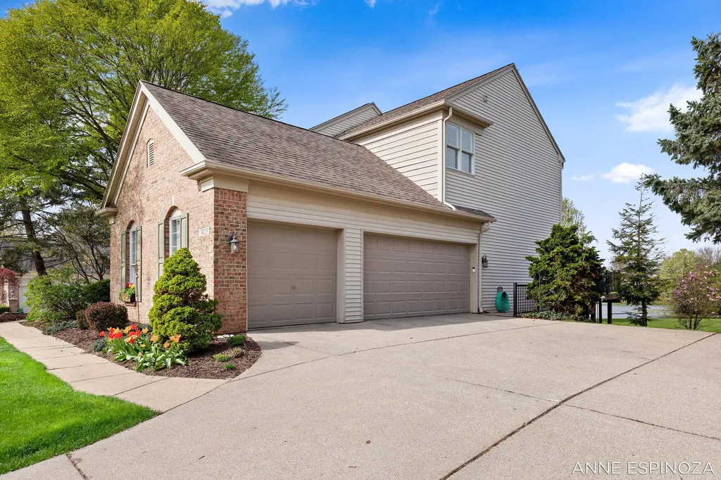 7423 Old Lantern Drive SE Gaines Charter Township MI 49316