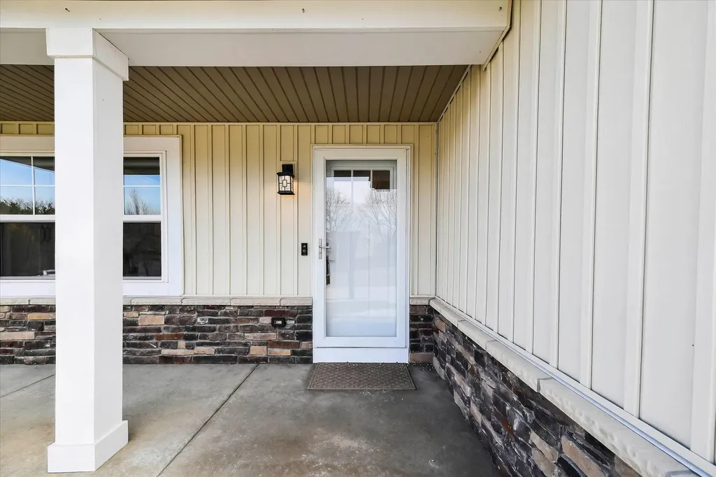 1956 Aspen Valley Lane Ionia City MI 48846