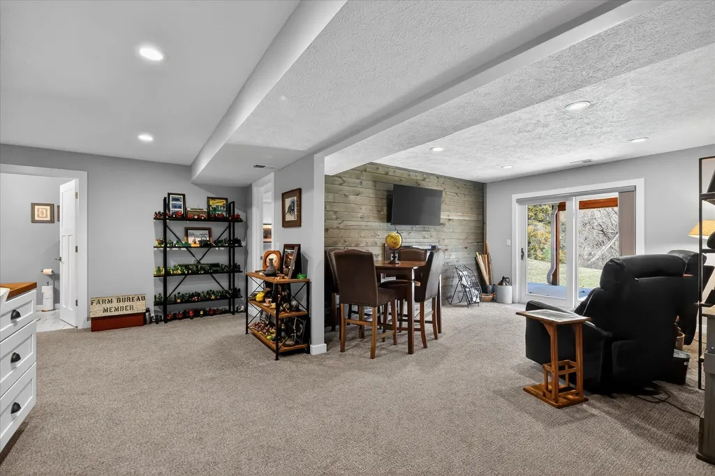 1956 Aspen Valley Lane Ionia City MI 48846