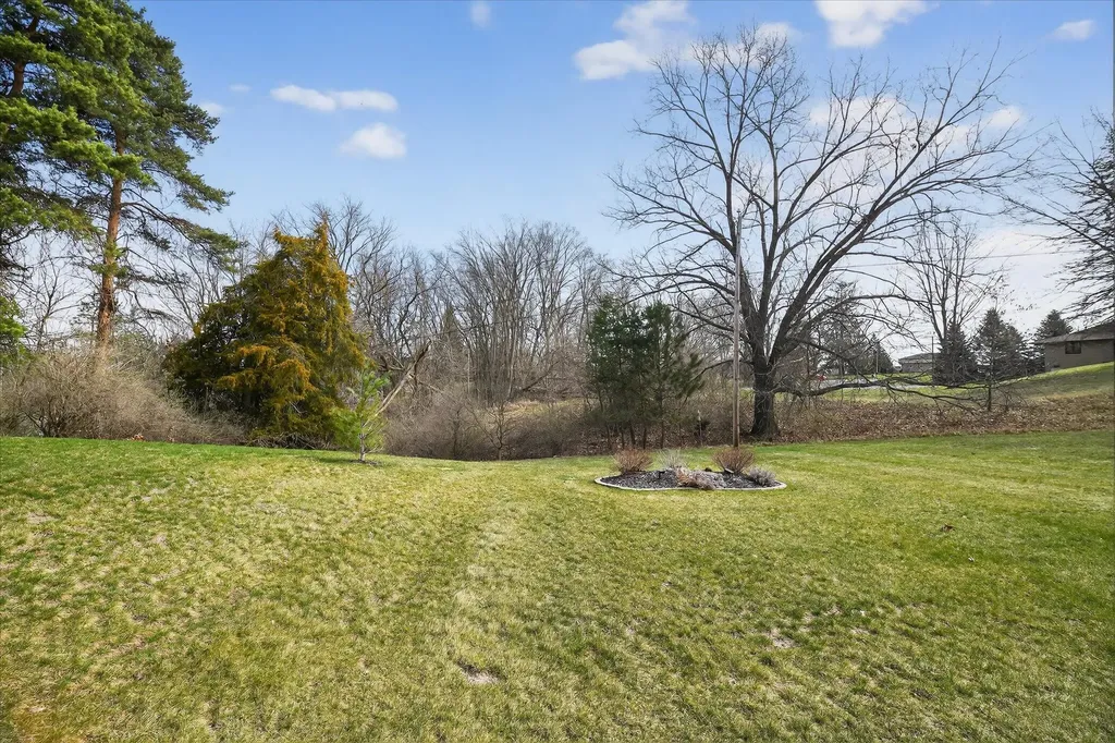 1956 Aspen Valley Lane Ionia City MI 48846