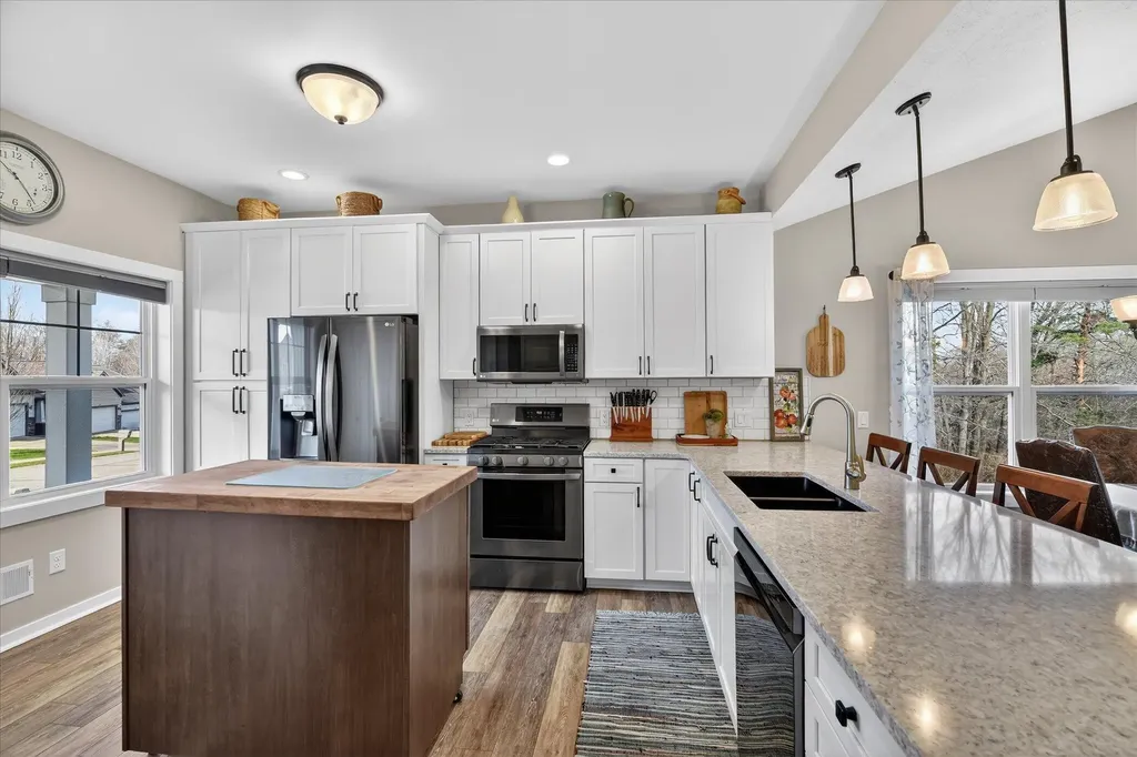 1956 Aspen Valley Lane Ionia City MI 48846