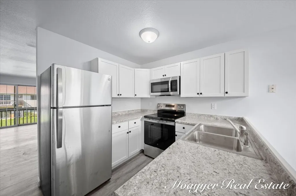 1051 Abbey Court Holland City MI 49423