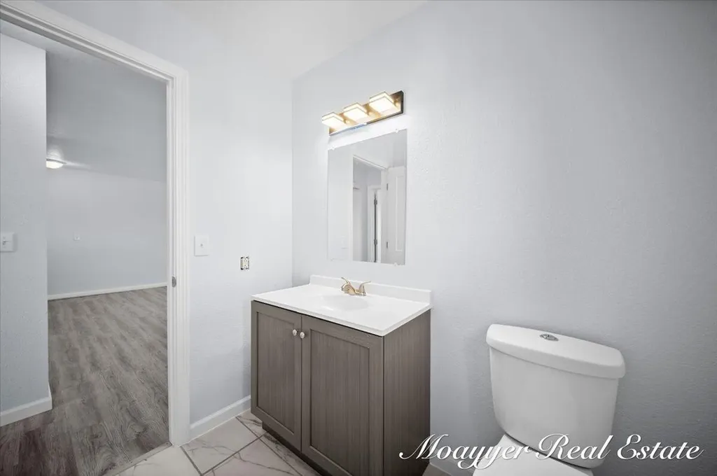1041 Abbey Court Holland City MI 49423