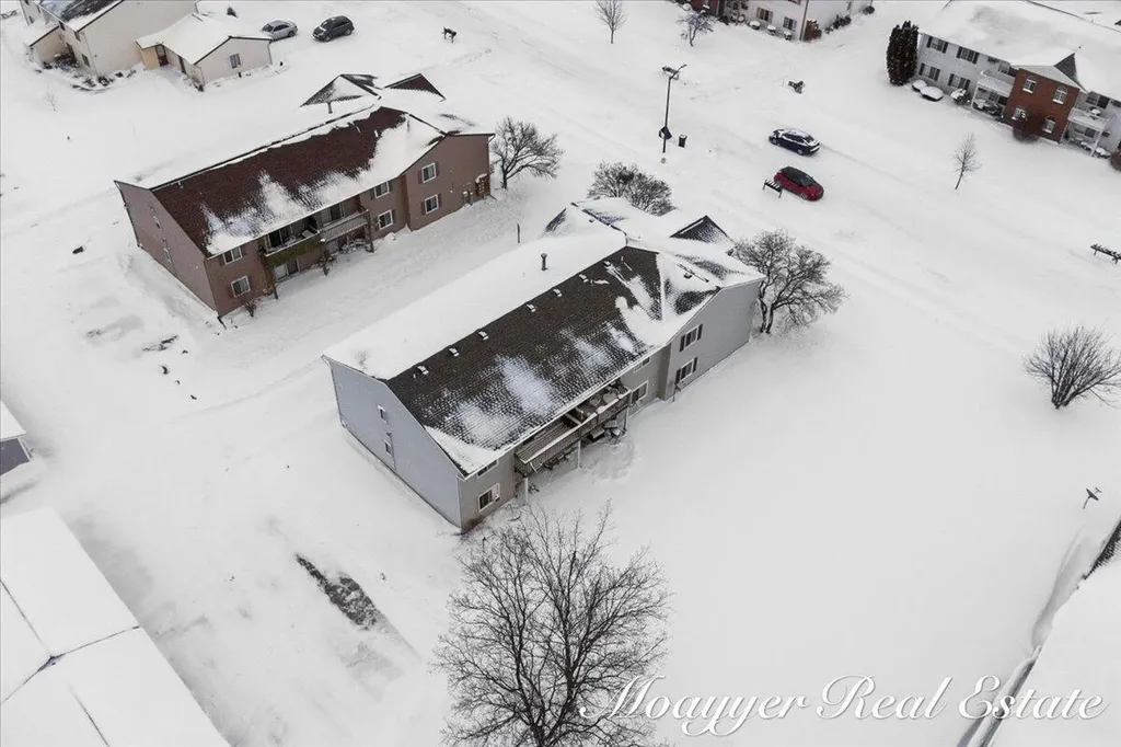 1041 Abbey Court Holland City MI 49423
