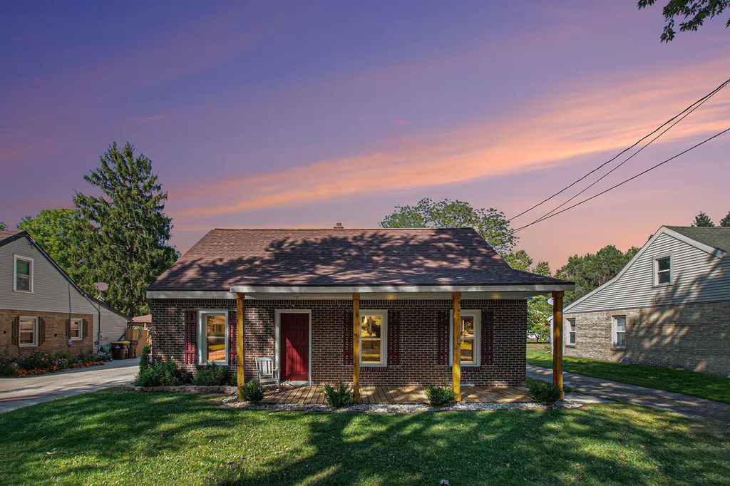 4662 Tolland Avenue Delhi Charter Township MI 48842