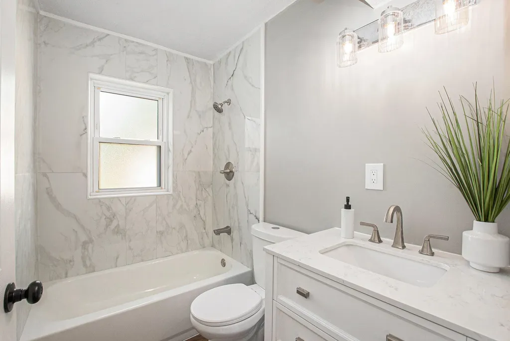 4662 Tolland Avenue Delhi Charter Township MI 48842