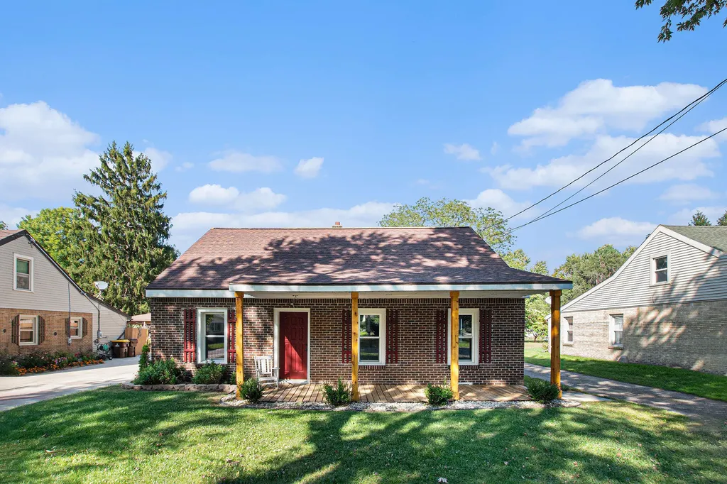 4662 Tolland Avenue Delhi Charter Township MI 48842