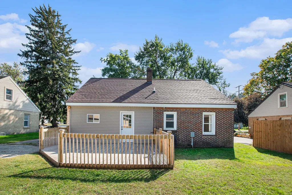 4662 Tolland Avenue Delhi Charter Township MI 48842