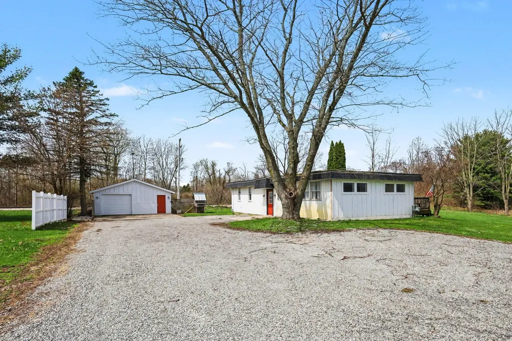 1773 N Newaygo Road Casnovia Township MI 49303
