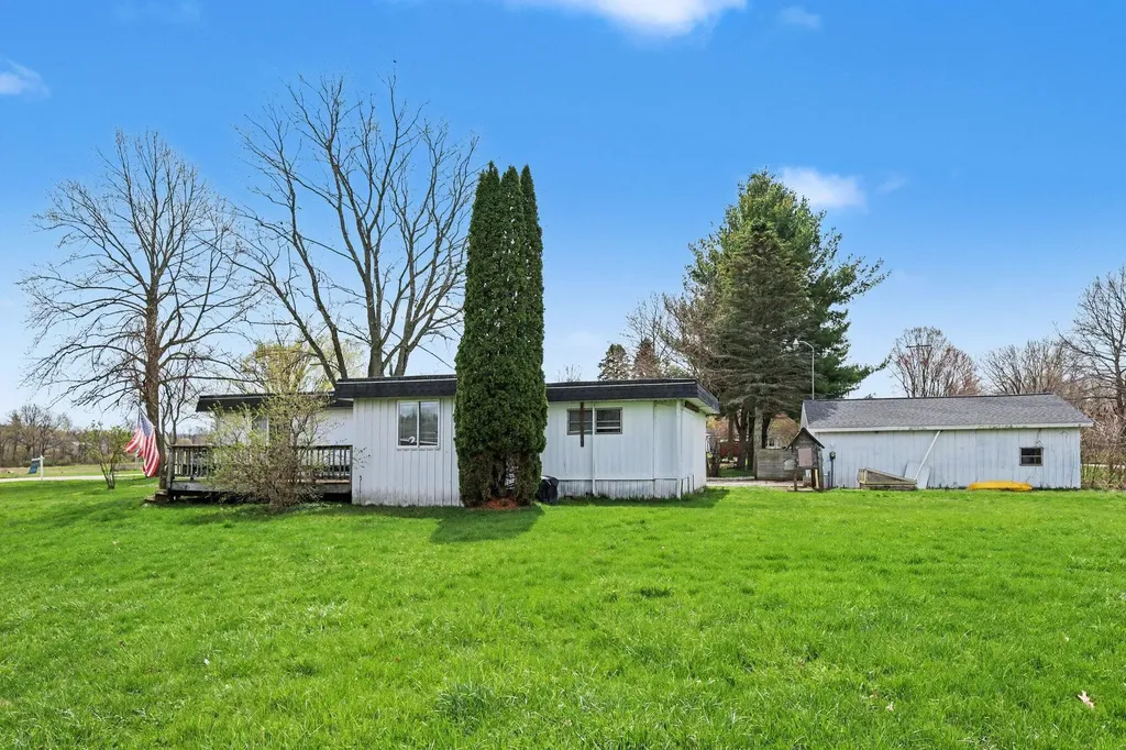 1773 N Newaygo Road Casnovia Township MI 49303