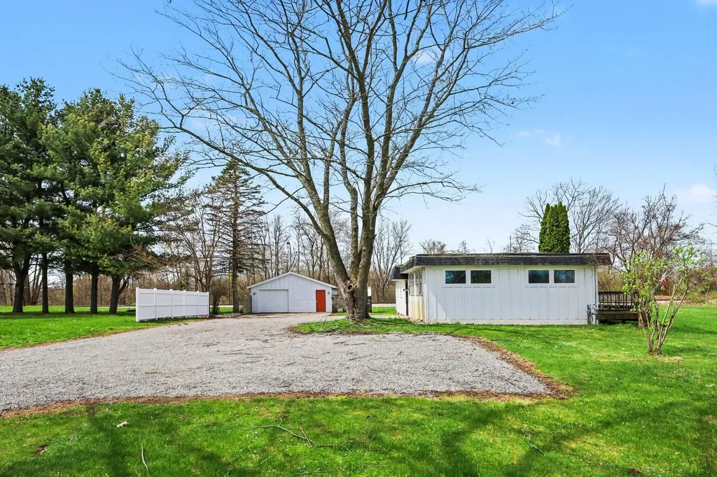 1773 N Newaygo Road Casnovia Township MI 49303