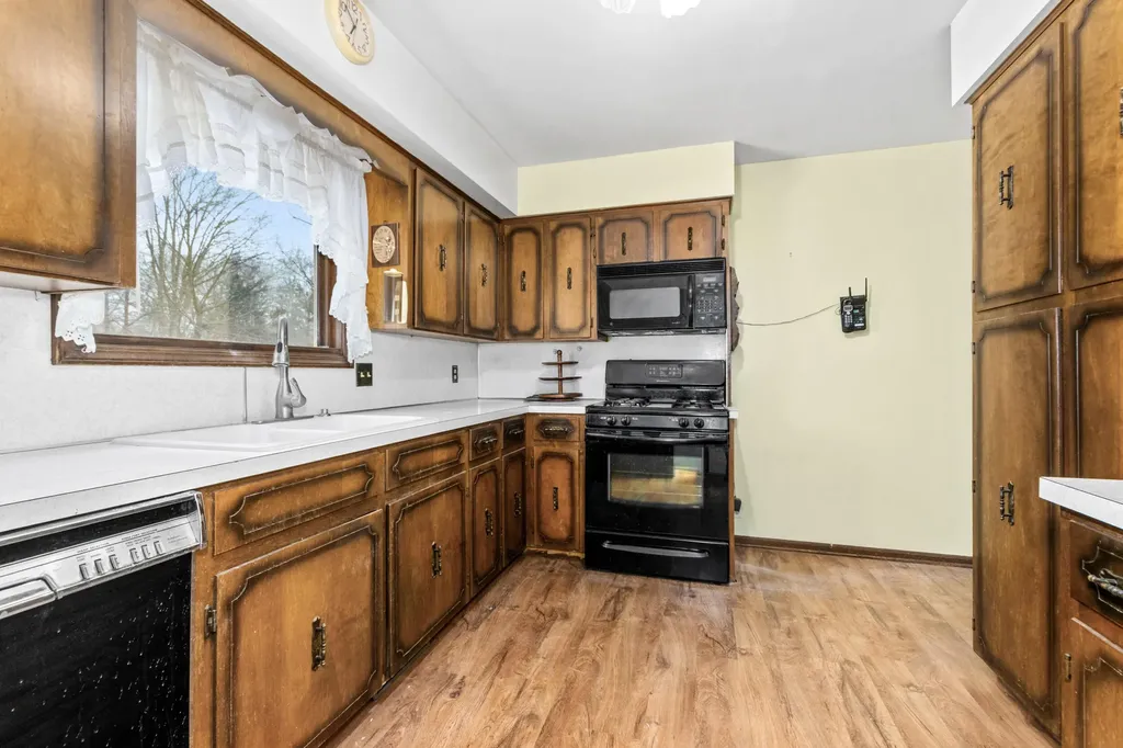 1619 Sentinal Street SW Wyoming City MI 49519