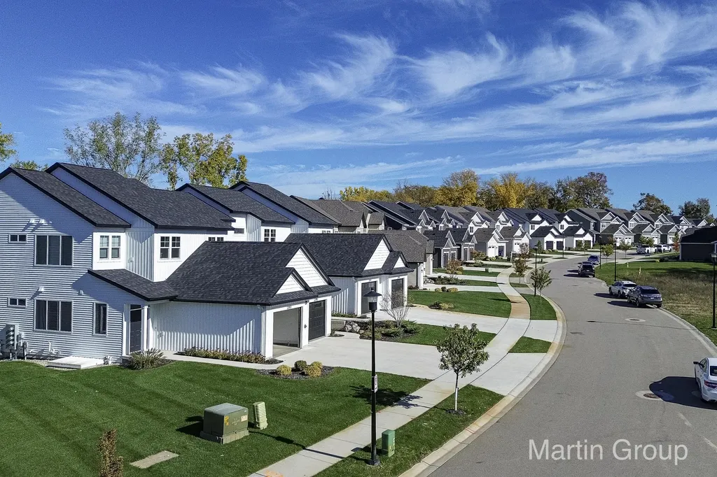 2247 Watertown Way NE Grand Rapids City MI 49505