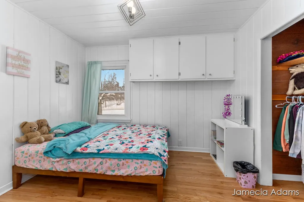 2132 4 Mile Road NE Grand Rapids Charter Township MI 49525