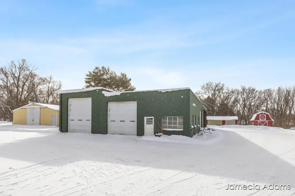 2132 4 Mile Road NE Grand Rapids Charter Township MI 49525