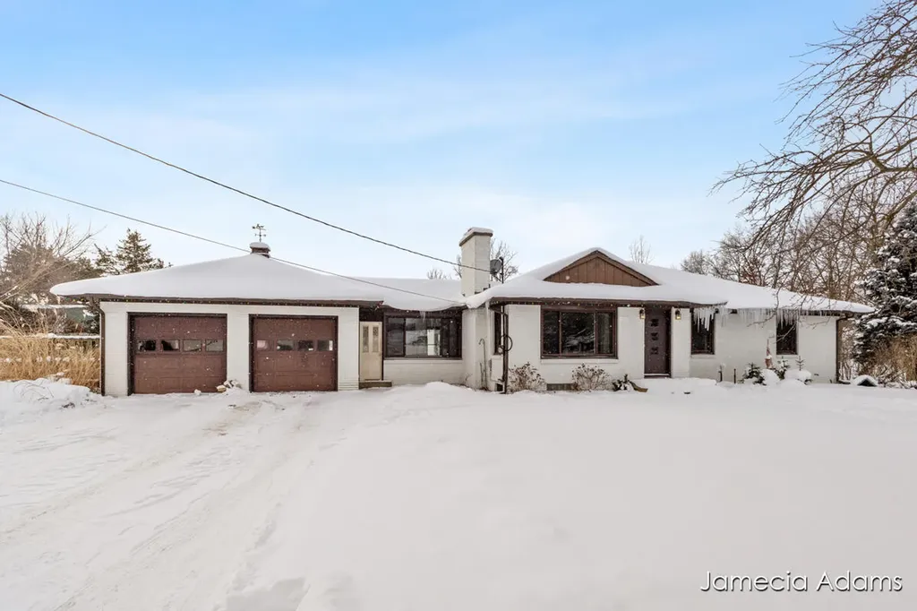 2132 4 Mile Road NE Grand Rapids Charter Township MI 49525