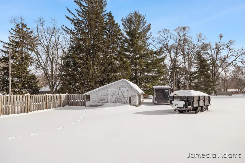 2132 4 Mile Road NE Grand Rapids Charter Township MI 49525