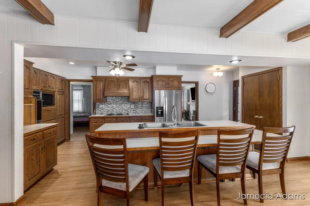 2132 4 Mile Road NE Grand Rapids Charter Township MI 49525