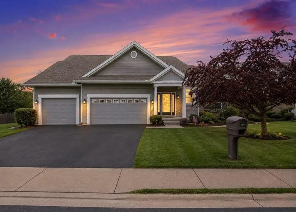 1087 Barrington NW Walker City MI 49534