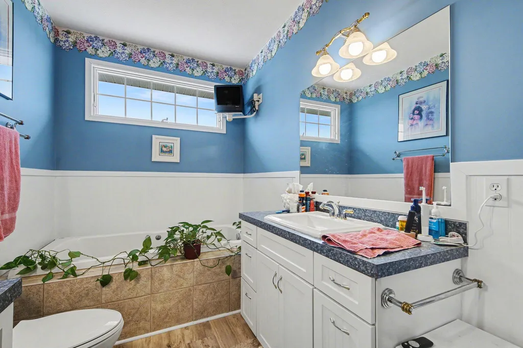 1087 Barrington NW Walker City MI 49534