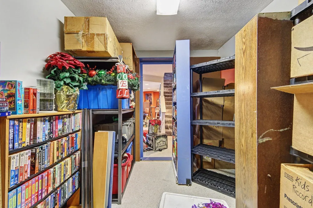 1087 Barrington NW Walker City MI 49534
