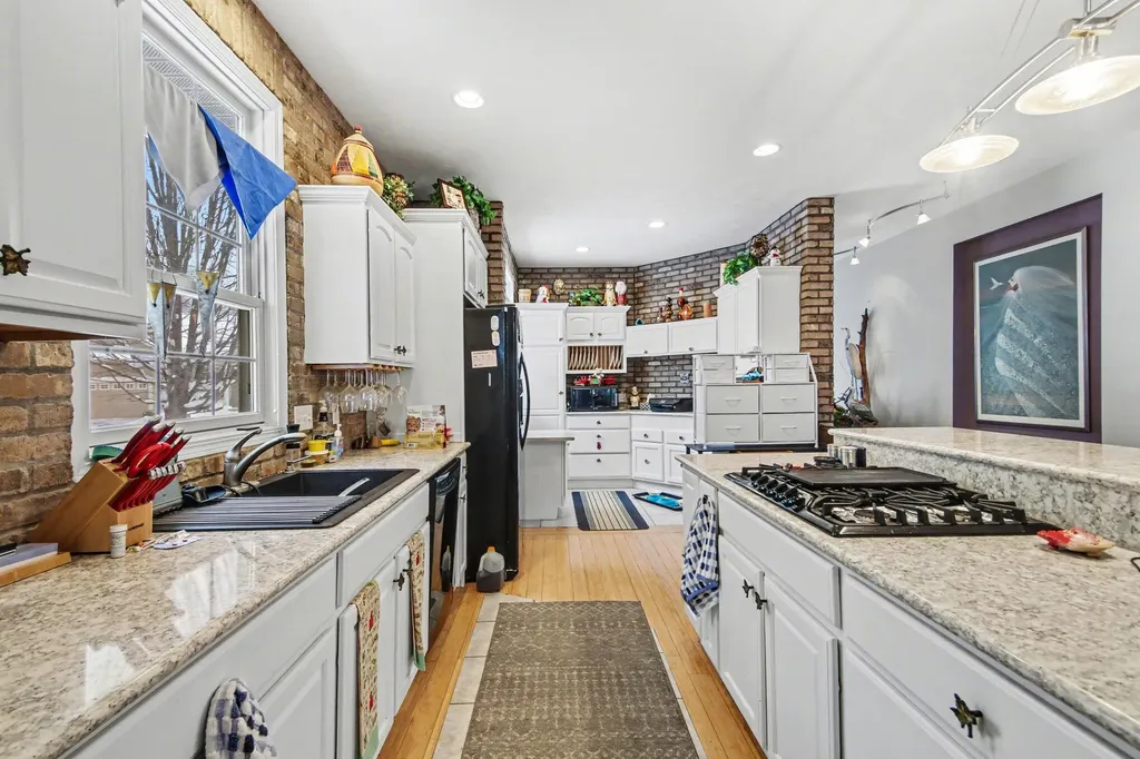 1087 Barrington NW Walker City MI 49534