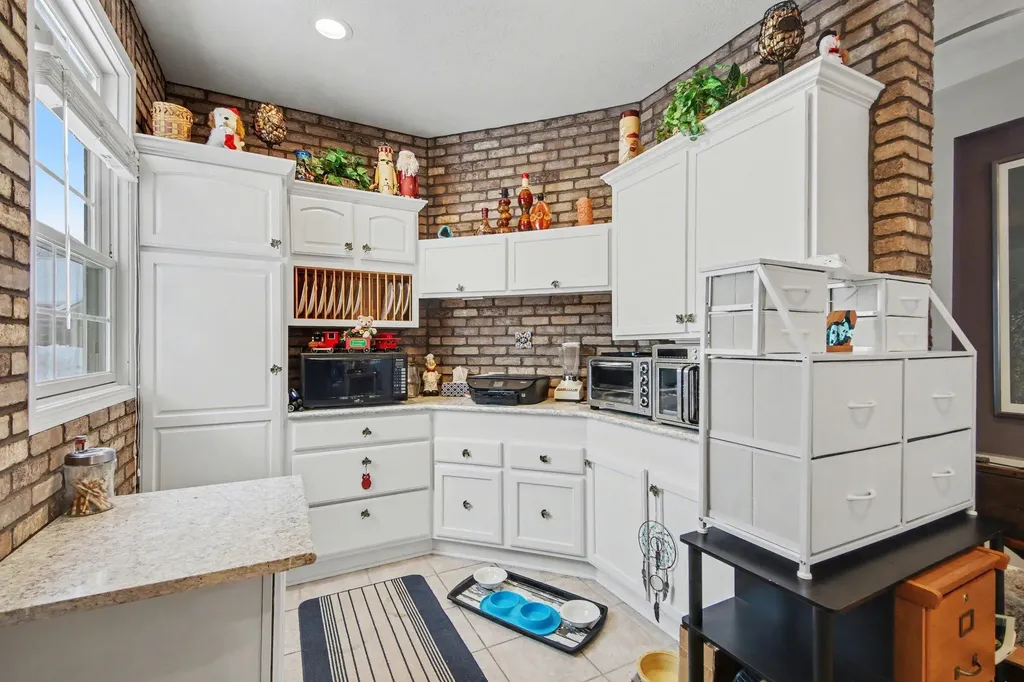 1087 Barrington NW Walker City MI 49534