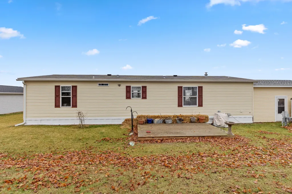 7204 E Grand River Avenue Portland City MI 48875