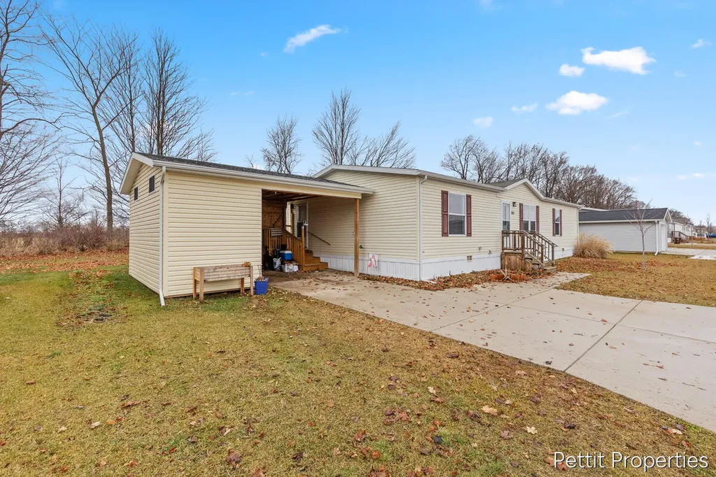 7204 E Grand River Avenue Portland City MI 48875