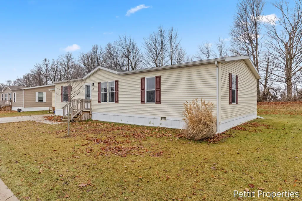 7204 E Grand River Avenue Portland City MI 48875