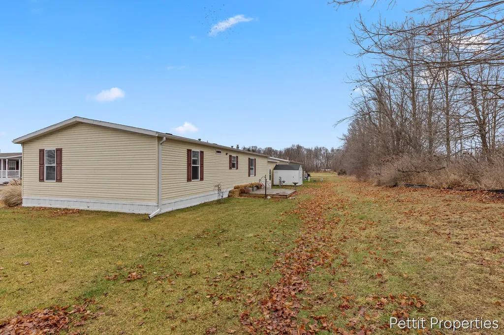 7204 E Grand River Avenue Portland City MI 48875