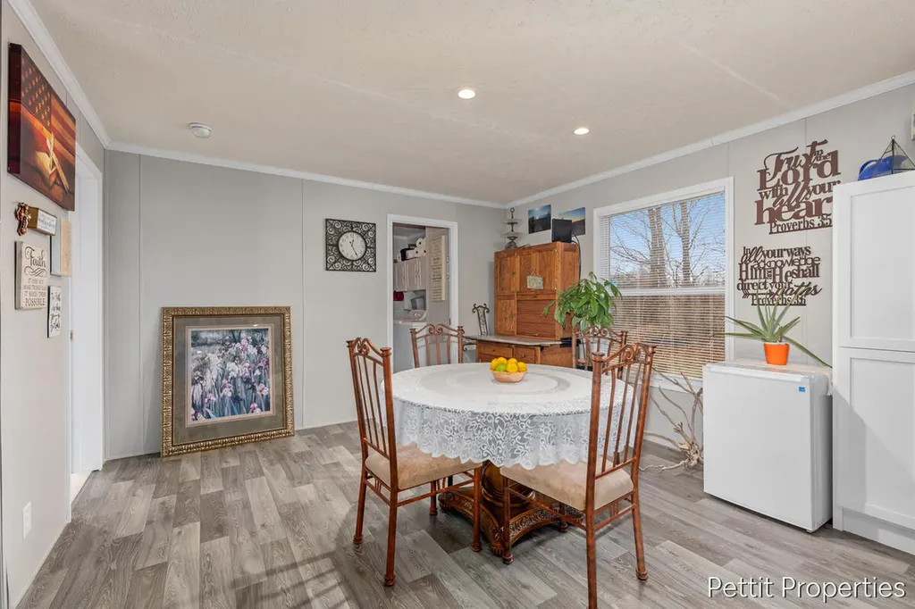 7204 E Grand River Avenue Portland City MI 48875